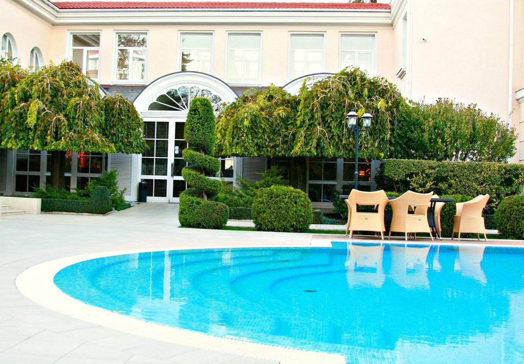 Palace Del Mar